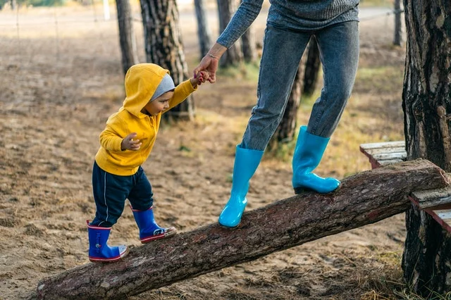 Can a single parent raise a happy child?